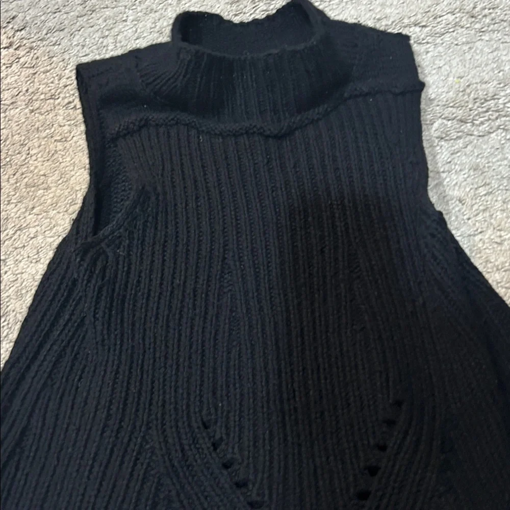 Amazing sleeveless sweater top 100 percent cashmere size small Spencer Vladimir